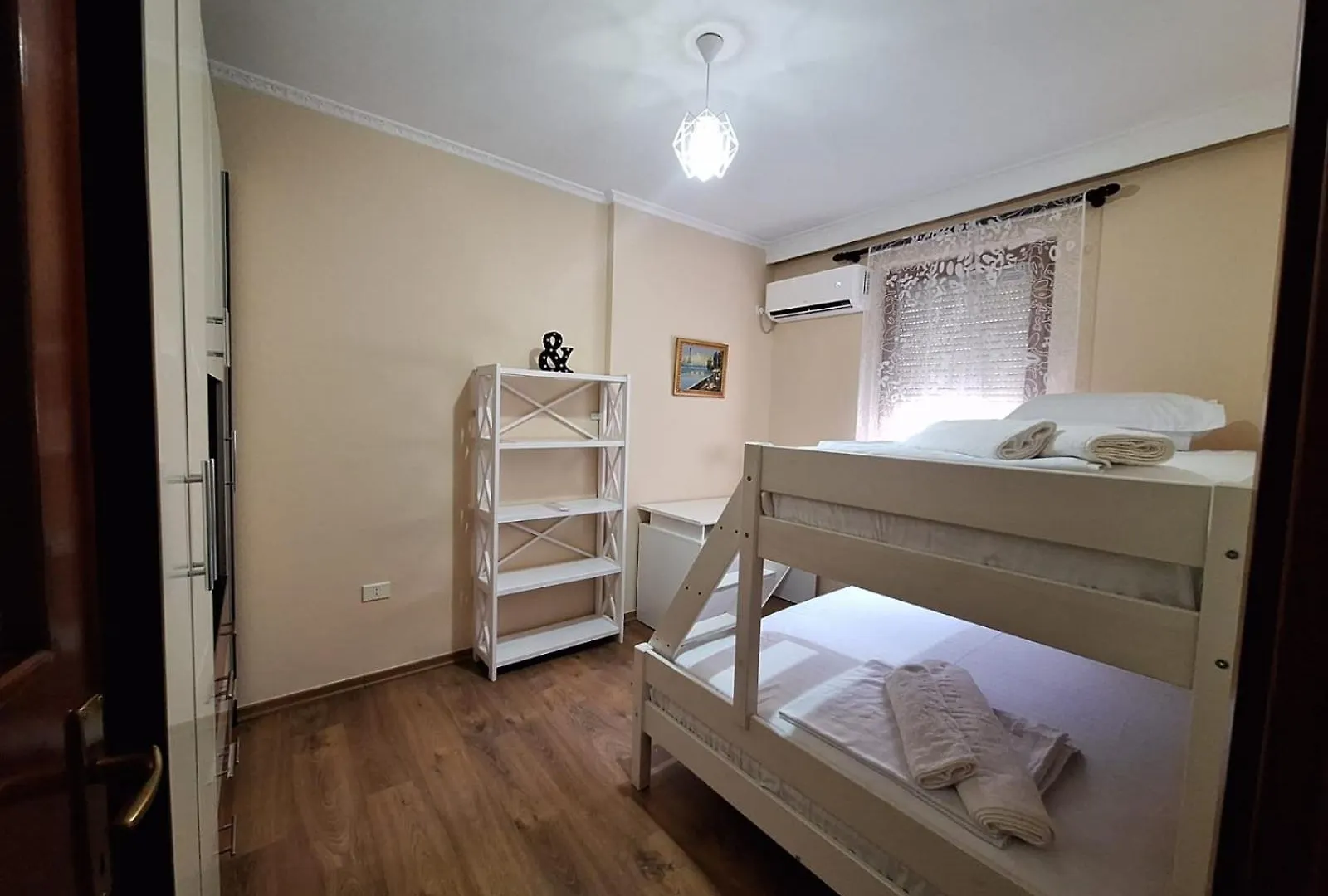 Alb Apartament Tirana Apartamento